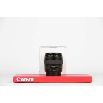 Canon 100mm F2 USM