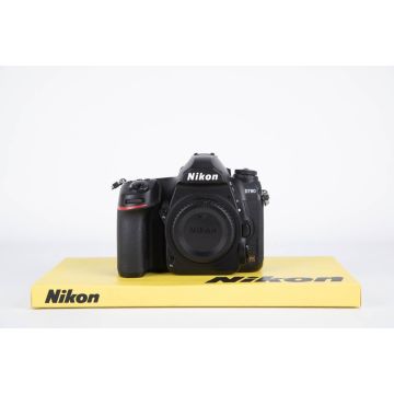 Nikon D780