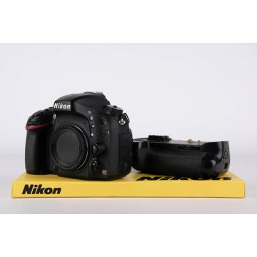 Nikon D610 + battery grip