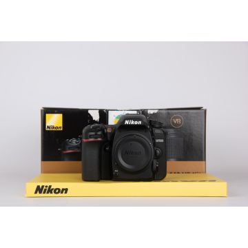 Nikon D7500