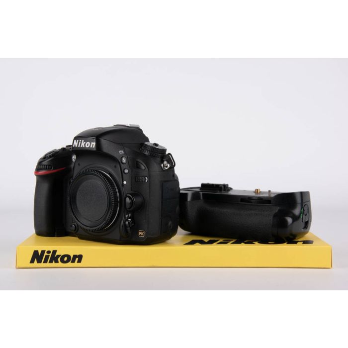 Nikon D610 + battery grip main product photo