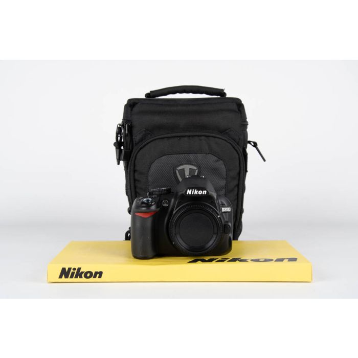 Nikon D3100 + borsa main product photo