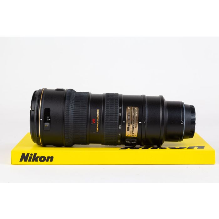 Nikon 70-200mm f2.8 G ED VR main product photo