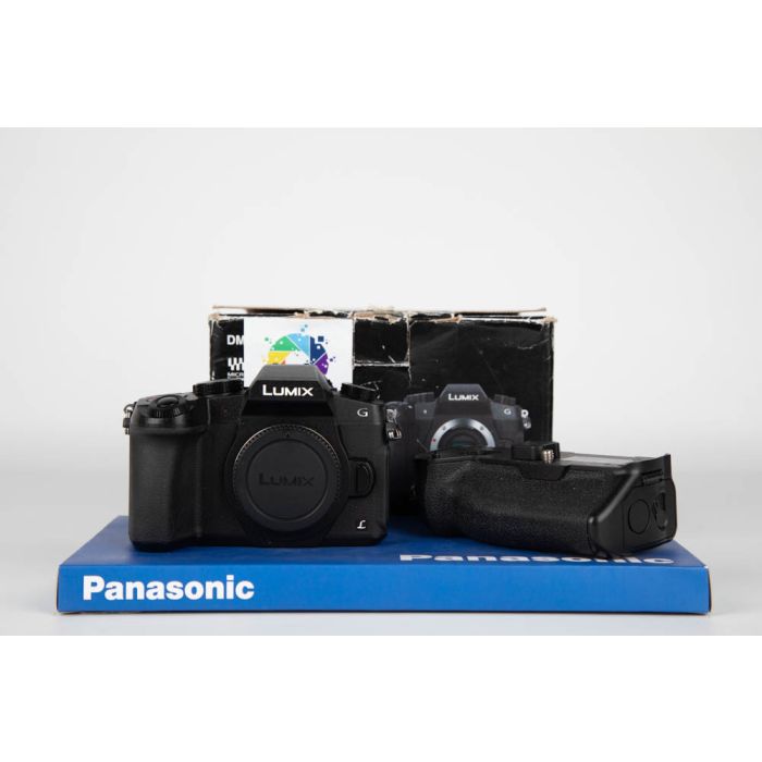 Panasonic Lumix G80 + battery grip main product photo