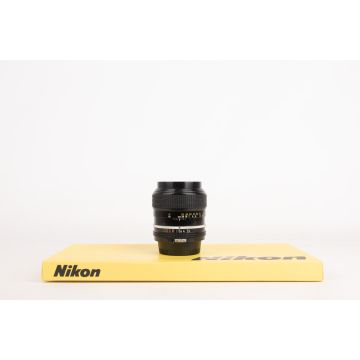 Nikon 105mm f2.5 Ai