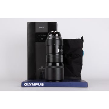 Olympus 300mm f4 IS PRO
