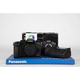 Panasonic Lumix G80 + battery grip