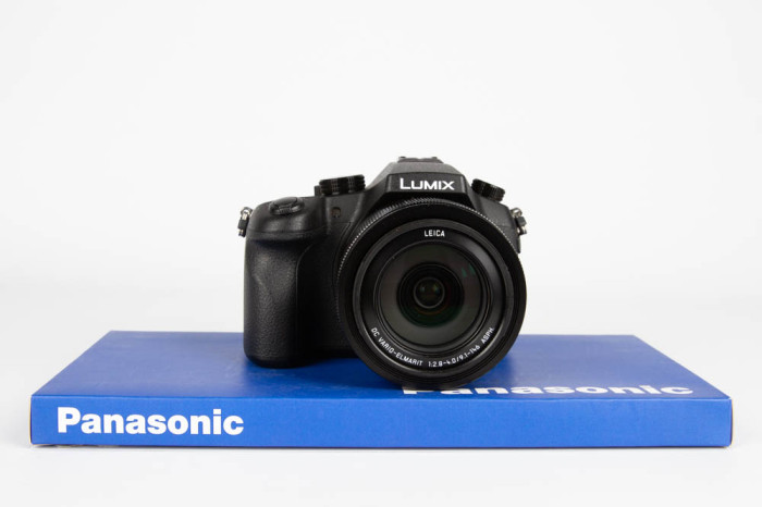 Panasonic Lumix FZ1000 main product photo