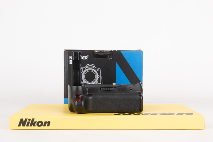Battery grip Neewer - Nikon D5500 main product photo
