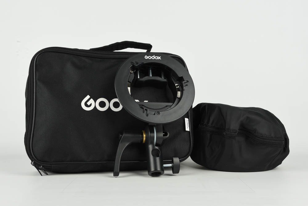 Kit GODOX S2 con SOFTBOX 60cm, attacco Bowens e borsa (per Godox V1)