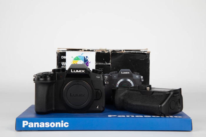 Panasonic Lumix G80 + battery grip main product photo