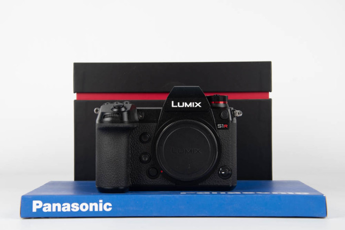 Panasonic Lumix S1R main product photo