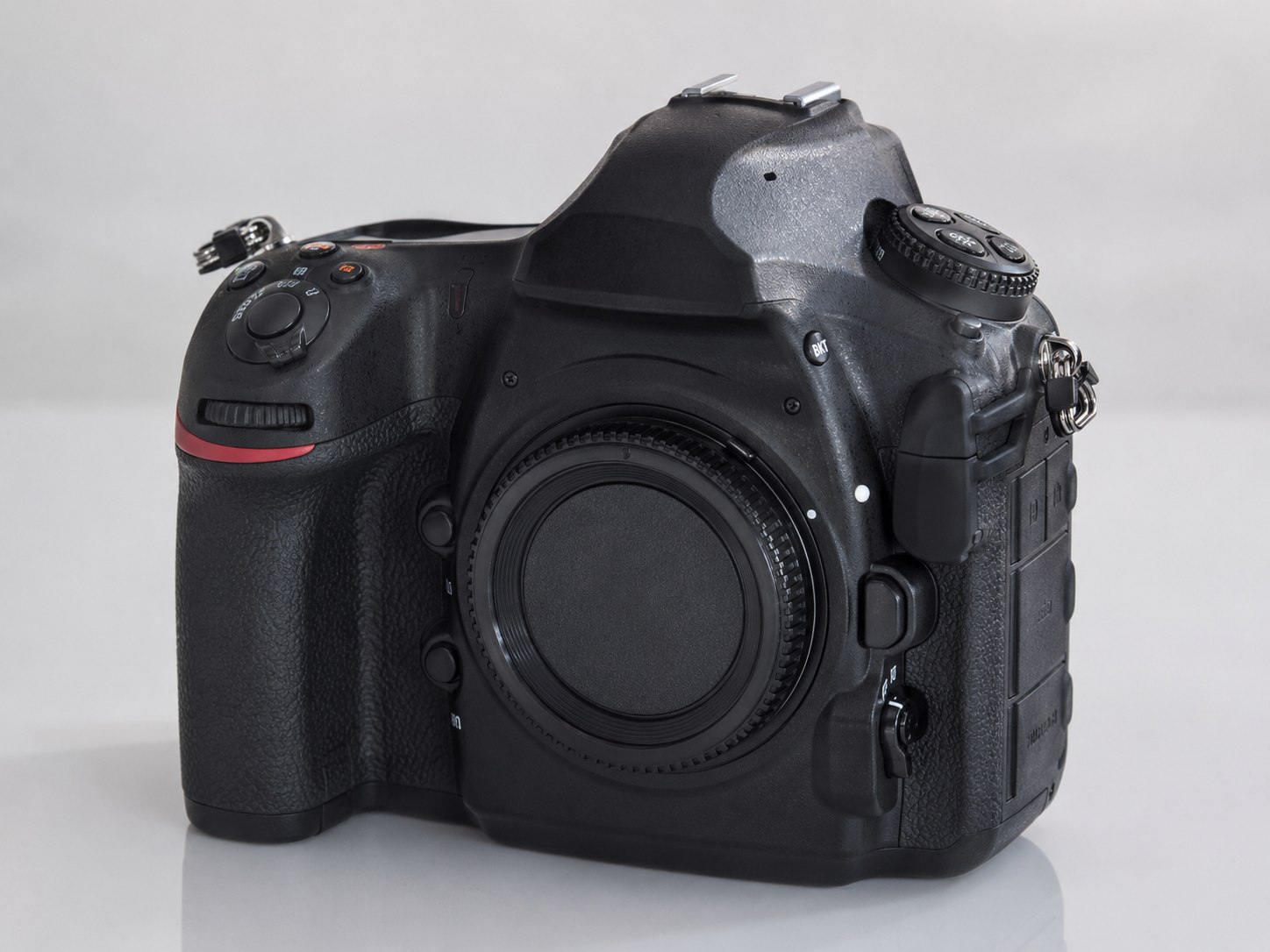 Quanto vale la mia Nikon D850 usata? Prezzo medio e fattori che lo influenzano